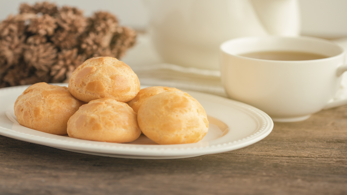 Bocaditos con crema de lilas sin gluten