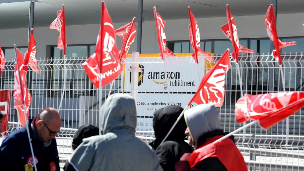 Huelga de los trabajadores del centro logístico de Amazon en San Fernando de Henares (Madrid) el pasado 21 y 22 de marzo. (Foto:Efe)