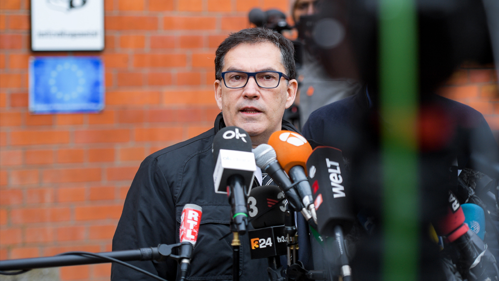 Jaume Alonso-Cuevillas, abogado de Carles Puigdemont. (Foto: AFP)