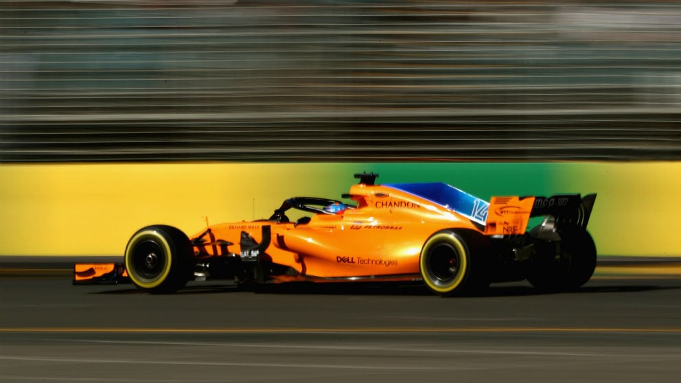El motor Renault de Fernando Alonso tiene todavía un déficit de potencia que se sitúa entre los 30 y los 55 CV, en función del mapa motor que utilicen los rivales. (Getty)