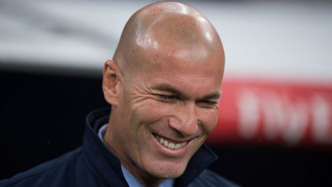 Zidane regresa para solucionar una crisis que él mismo predijo