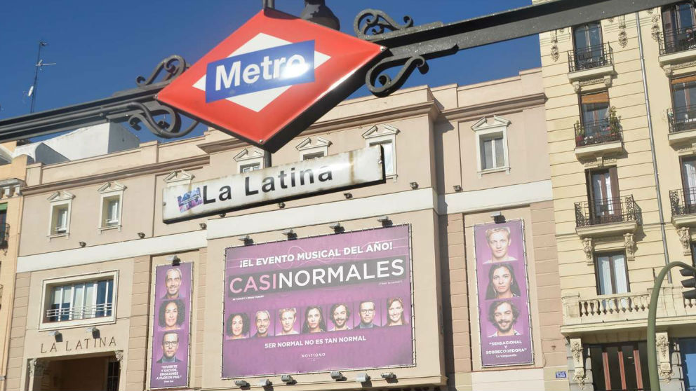 La parada de metro del barrio madrileño de La Latina.