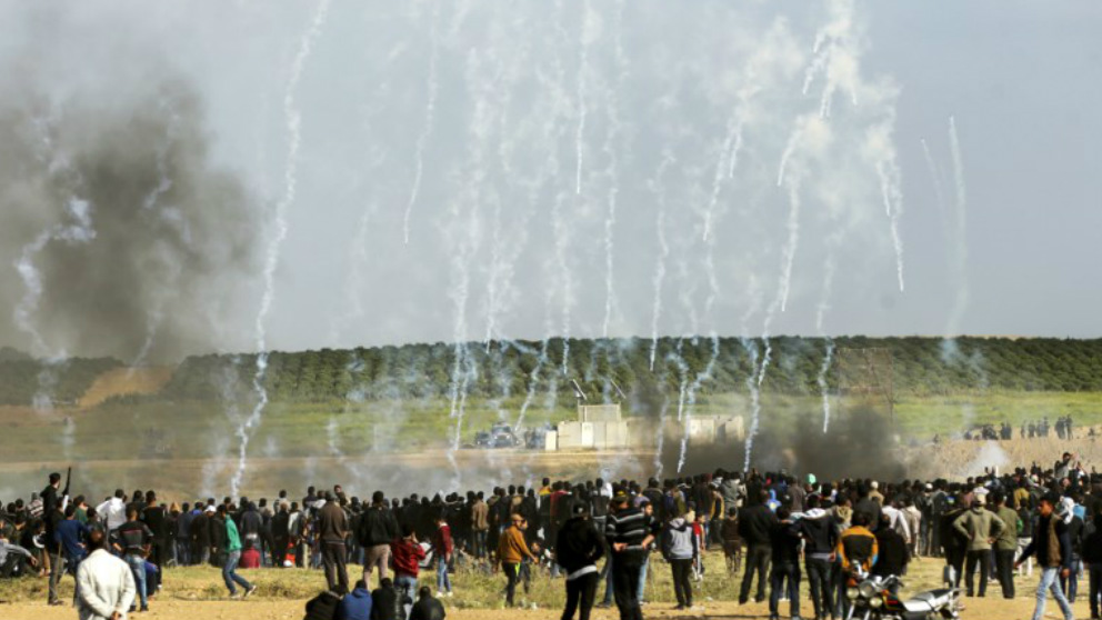 Disturbios en la Franja de Gaza entre palestinos e israelíes que terminaron con 16 palestinos muertos y más de 1.000 heridos. Foto: AFP