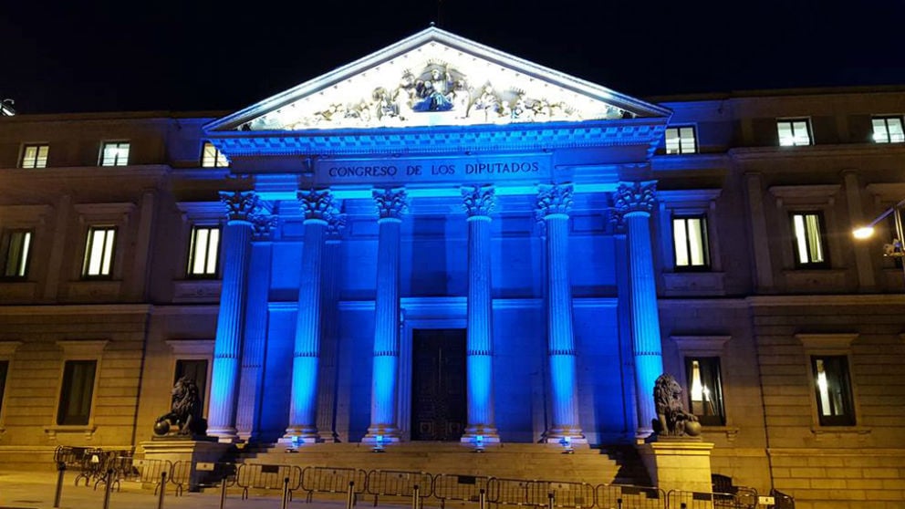 El Congreso de los Diputados iluminado de azul en 2017 para concienciar sobre el autismo