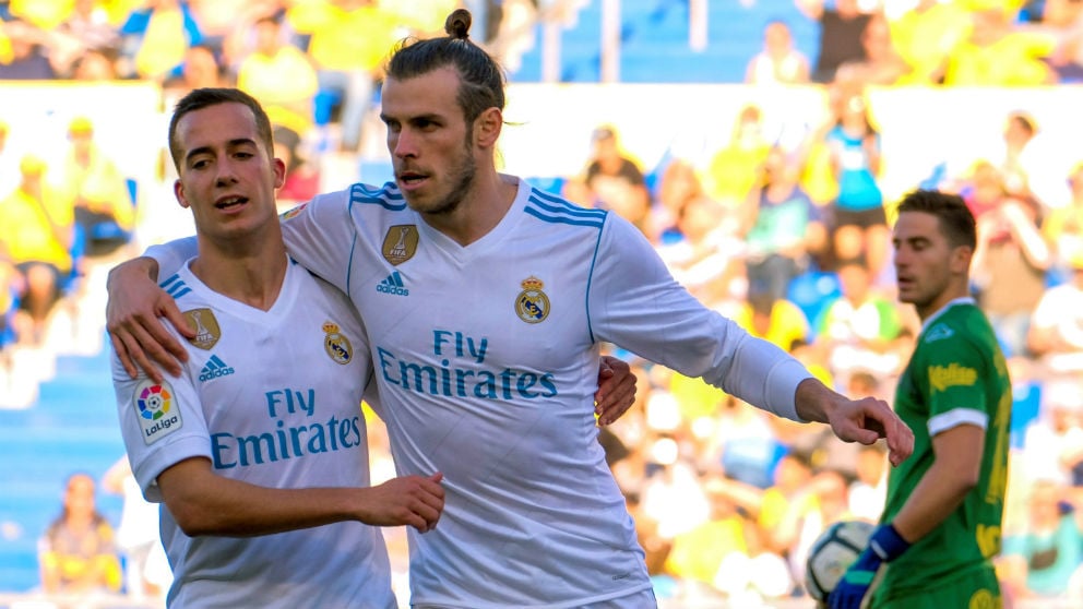 Lucas y Bale celebran un gol contra Las Palmas. (EFE)