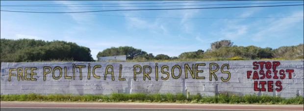 Pintadas en favor de la república catalana y los presos golpistas en Formentera