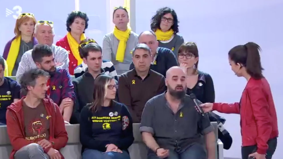 El público que asistió a un programa de TV3 el pasado domingo, luciendo prendas amarillas en apoyo a los golpistas encarcelados