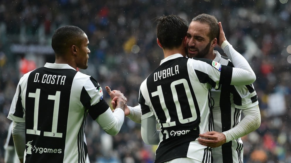 Los jugadores de la Juventus celebran un gol. (AFP)