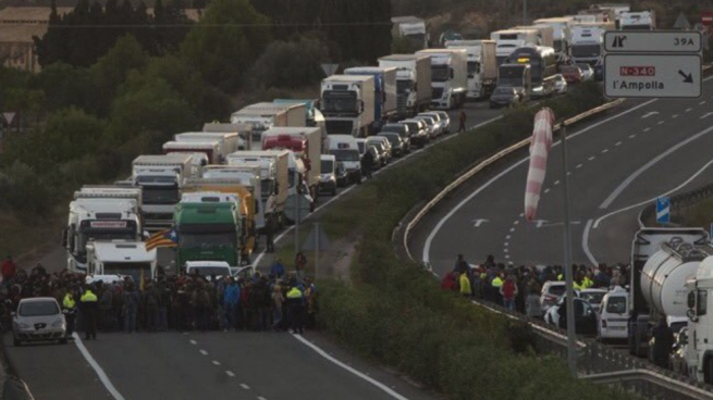 Los CDR cortan los accesos a la frontera con Francia en La Junquera (Foto:Twitter)