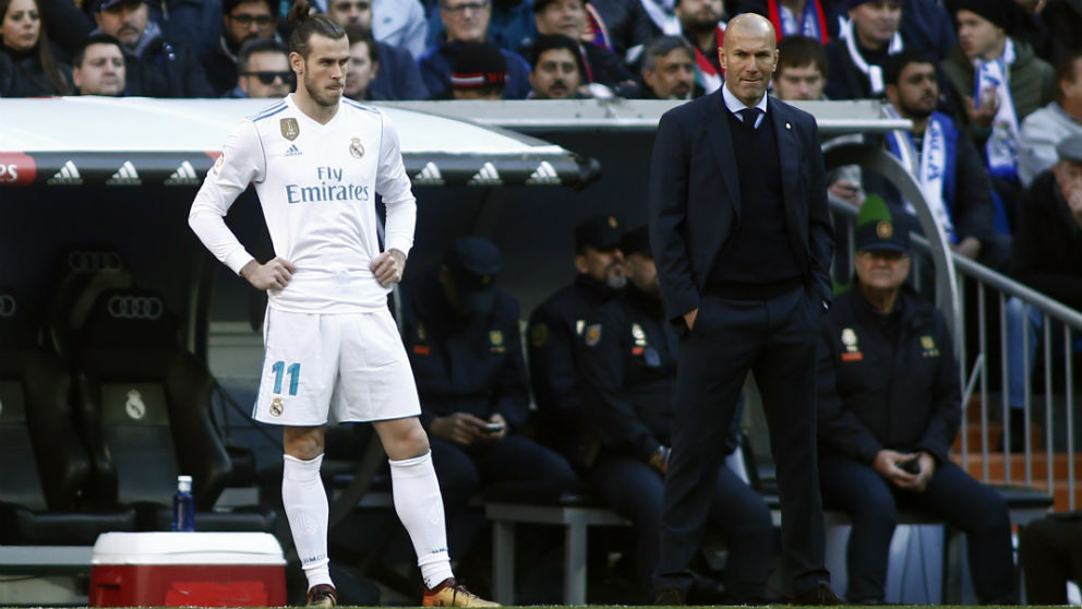 Zidane junto a Bale durante un partido. (AFP)