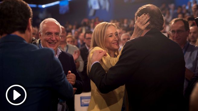 Cristina Cifuentes y Mariano Rajoy ?>