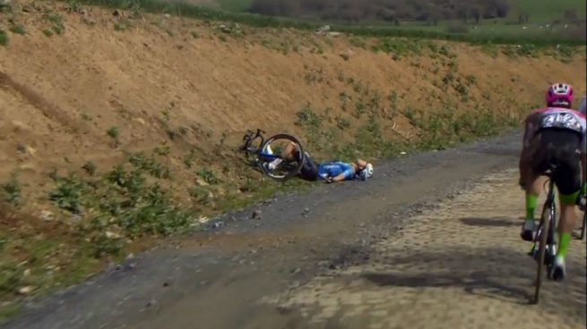 El ciclista belga Michael Goolaerts sufre un infarto durante la París-Roubaix