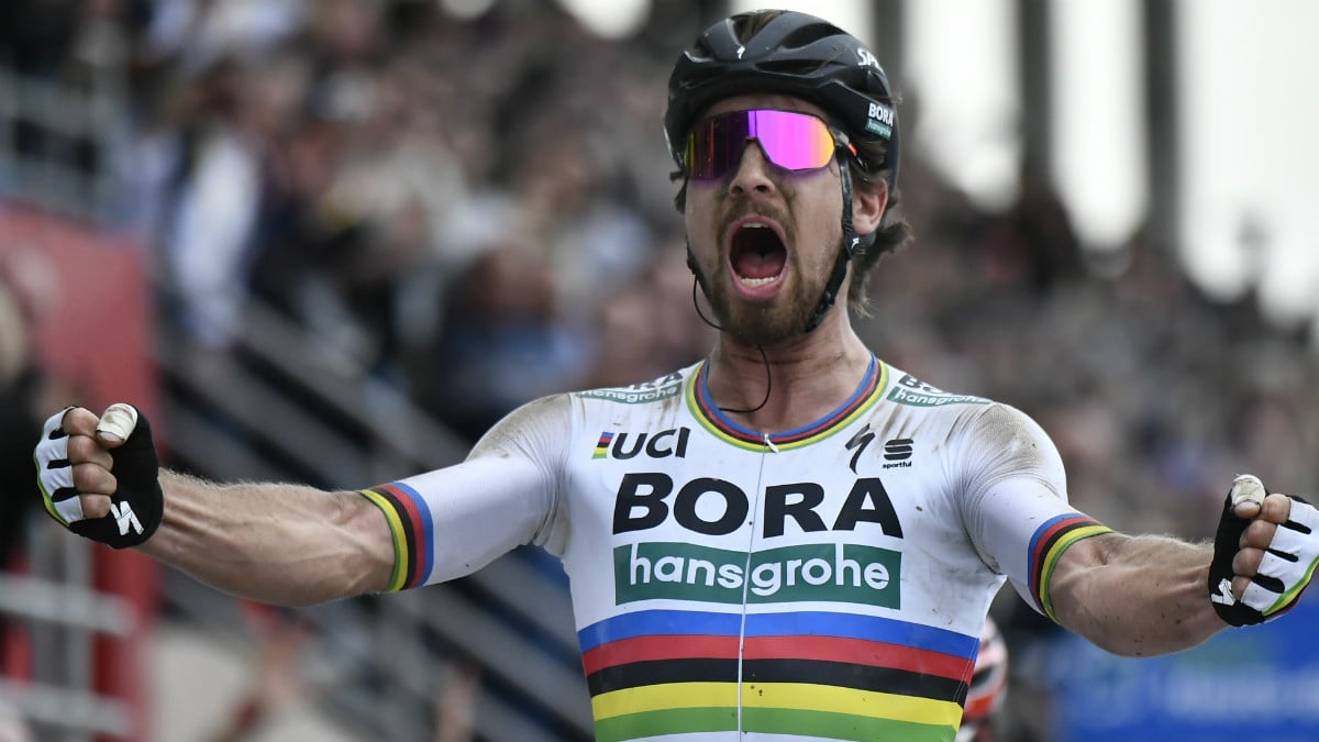 Peter Sagan celebra su triunfo en la Paris-Roubaix. (AFP)