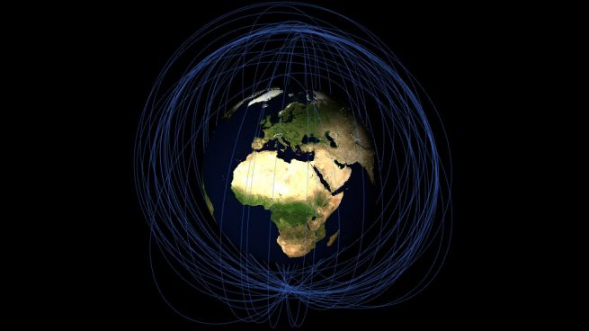 Imagen de las órbitas de algunos de los miles de desechos espaciales que giran alrededor del planeta Tierra.