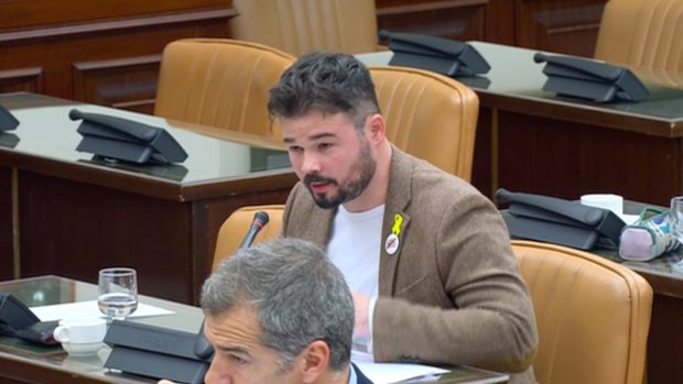 El diputado de ERC, Gabriel Rufián, en la comisión de investigación de la financiación ilegal del PP en el Congreso de los Diputados.