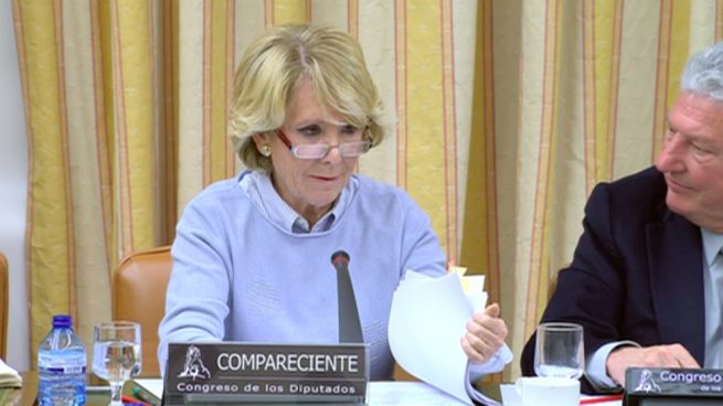 Esperanza Aguirre en la comisión de investigación de la financiación ilegal del PP en el Congreso de los Diputados.