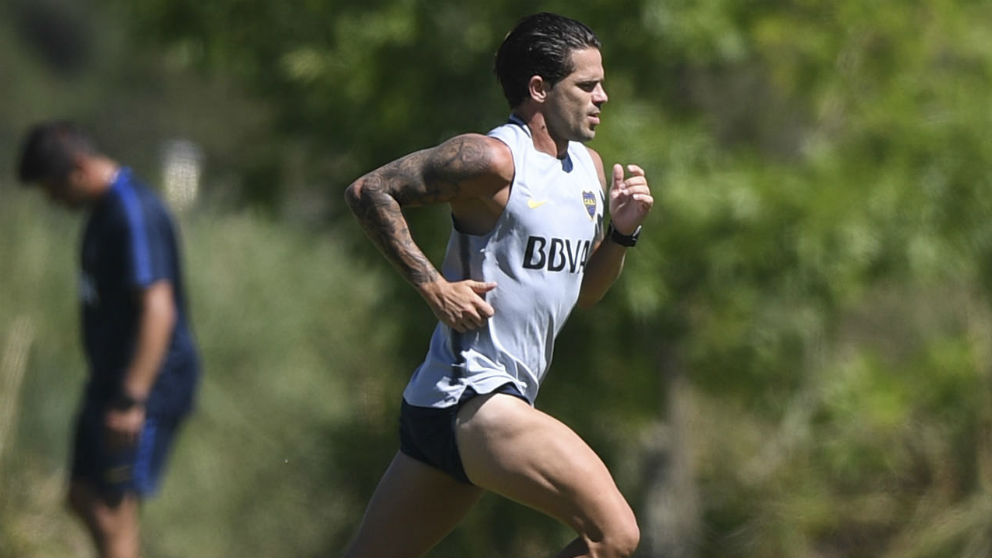 Fernando Gago durante un entrenamiento con Boca Juniors. (AFP)