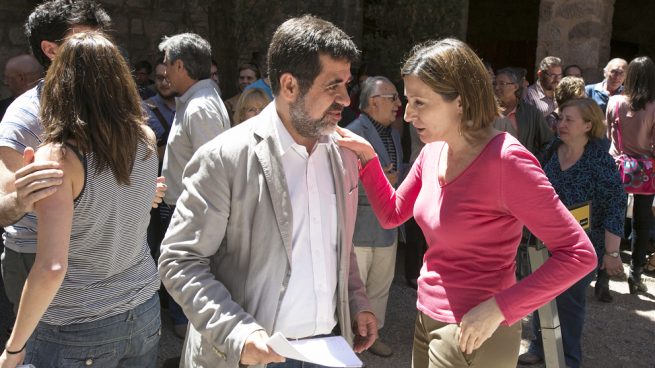 Jordi Sánchez pide permiso a Llarena para que le deje estar el viernes en el Parlament Jordi-sanchez-carme-forcadell-655x368