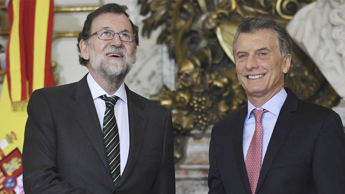 Los presidentes de España, Mariano Rajoy, y de Argentina, Mauricio Macri, durante la comparecencia de prensa. Foto: AFP