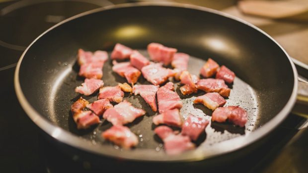Receta de guisantes estofados con bacon