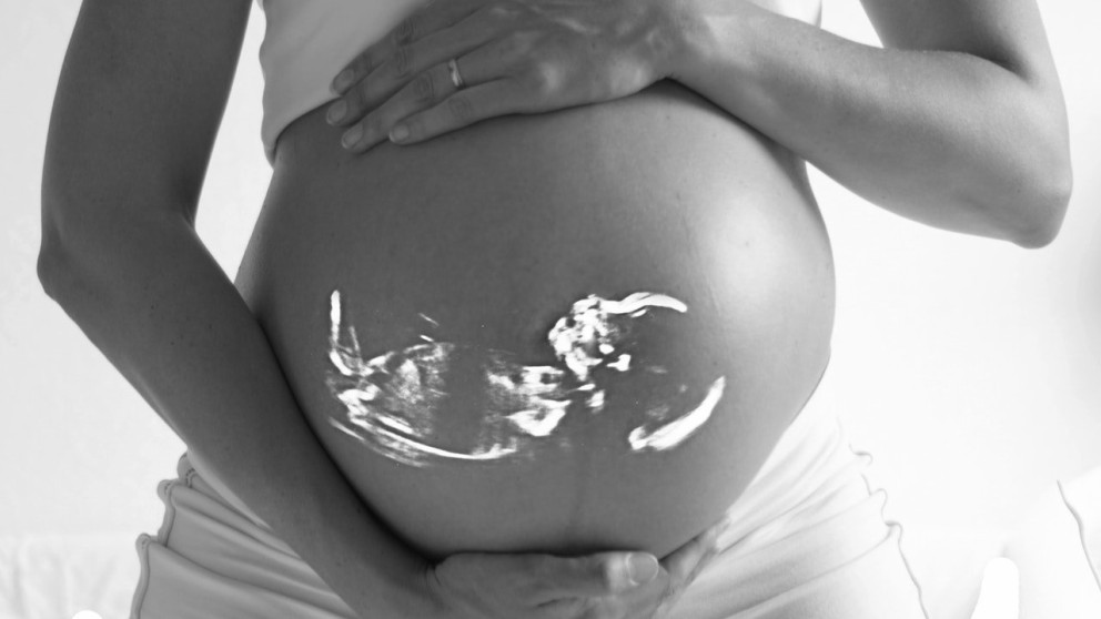 Descubre el porqué los bebes dan patadas durante el embarazo