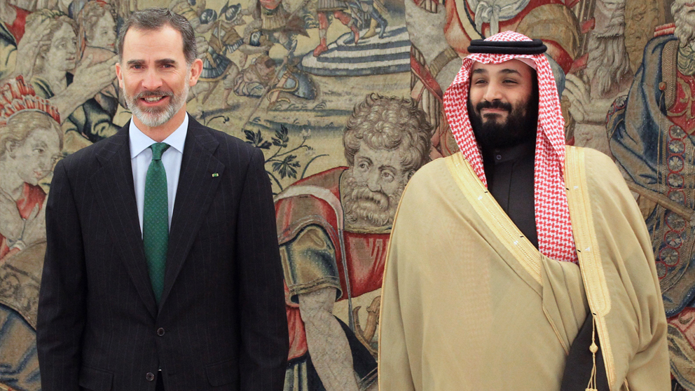 Felipe VI con Mohamed bin Salmán. (Foto: EFE)