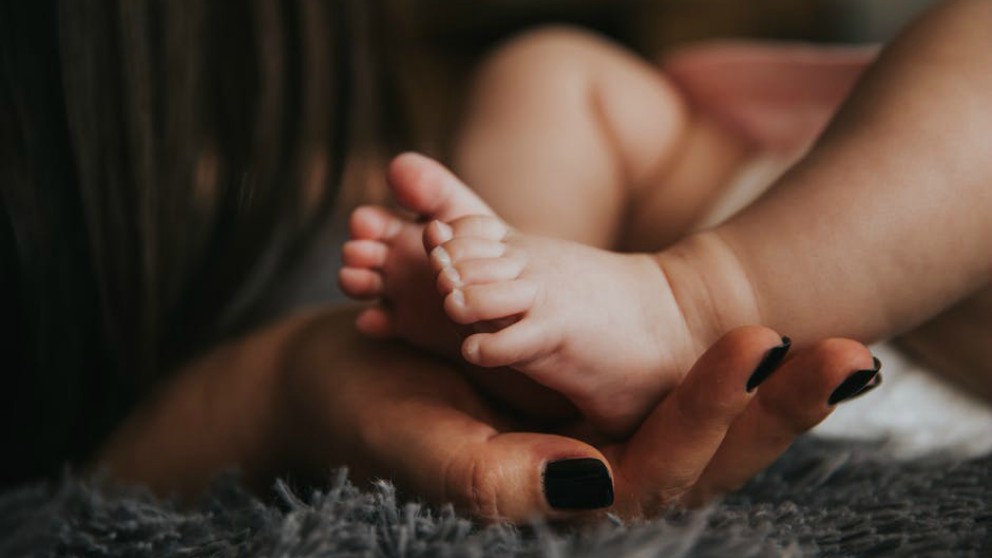 Nace un bebé cuatro años después de la muerte de sus padres