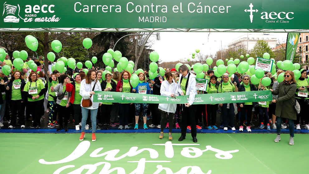 Salida de la carrera contra el cáncer (Foto: Efe).