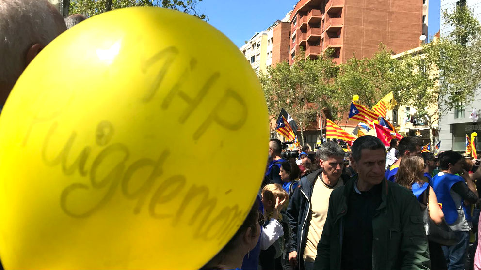 Un globo de apoyo a Puigdemont en la manifestación de este domingo en Barcelona (Foto: Joan Guirado).