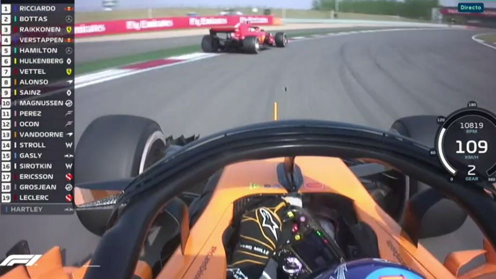 Fernando Alonso, momentos antes de adelantar a Vettel.