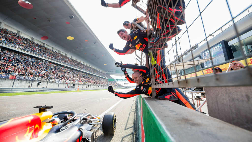 Ricciardo celebra la victoria con su muro. (Getty)