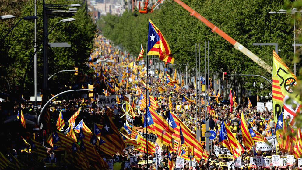 Manifestación del pasado domingo en Barcelona en apoyo a los políticos encarcelados (Foto: Efe)