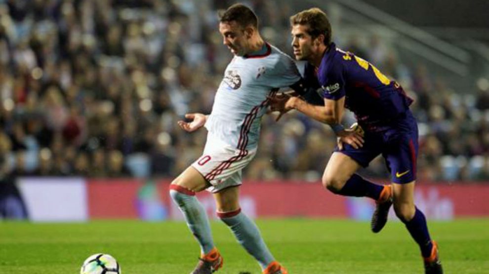 Sergi Roberto, en el momento en el que comete el agarrón sobre Aspas que le costó la expulsión (EFE).