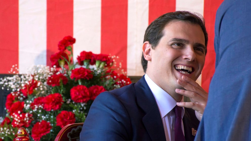 Albert Rivera, presidente de Ciudadanos, en la Feria de Abril de Sevilla. (EFE)