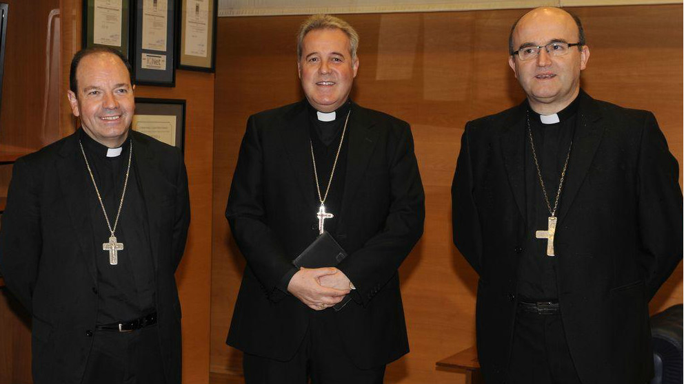 Juan Carlos Elizalde, obispo de Vitoria; Mario Iceta, obispo de Vizcaya; José Ignacio Munilla, obispo de Guippúzcoa.