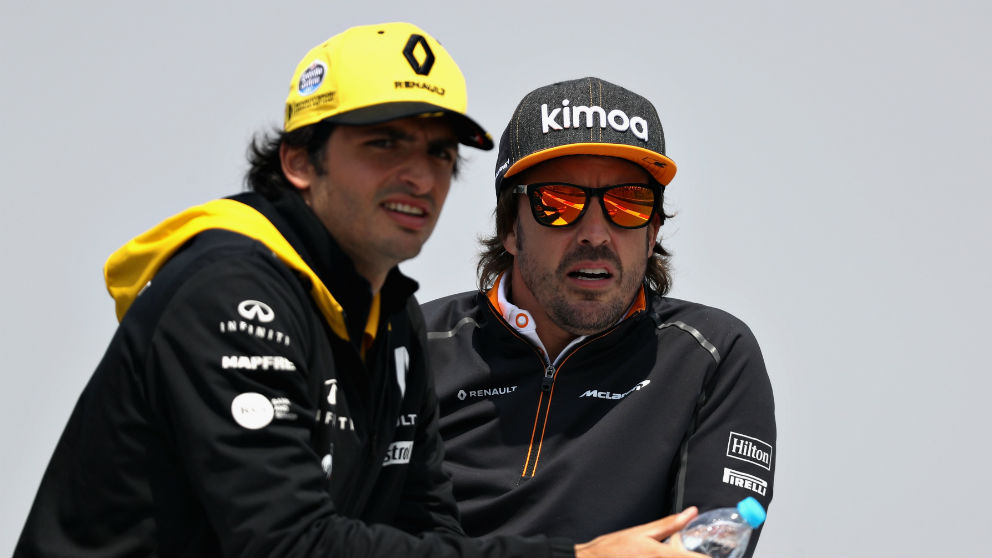 Carlos Sainz y Fernando Alonso contarán con un motor mejorado desde mitad de temporada que supondrá que sus monoplazas sean hasta medio segundo más rápidos por vuelta. (getty)