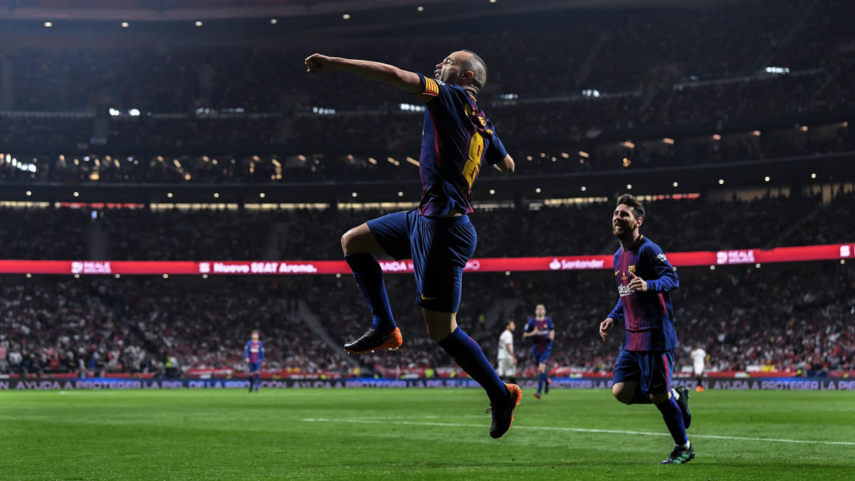 Iniesta celebra su gol ante el Sevilla (Getty).