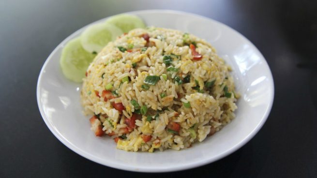 Receta de arroz frito con verduras al estilo oriental
