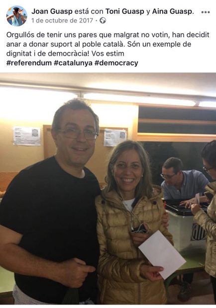 El profesor separatista en el 1-O (Foto:Facebook)