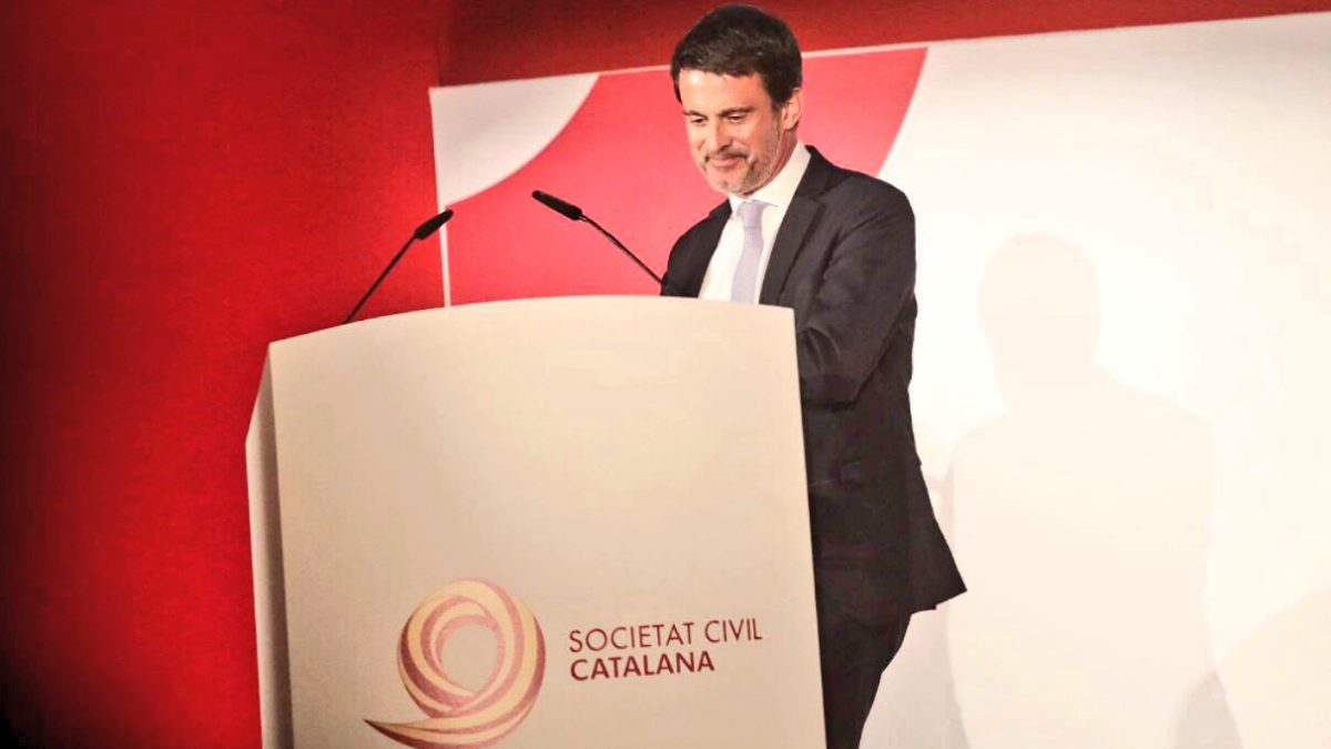Manuel Valls recibe el premio de SCC (RRSS).