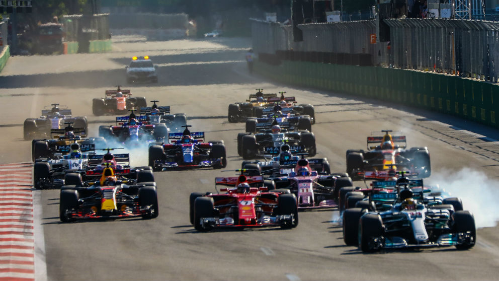 El circuito de Bakú acoge la tercera carrera de su historia adelantando su fecha en el calendario, donde este año pasa a ser la cuarta prueba de un mundial que de momento domina Sebastian Vettel. (Getty)