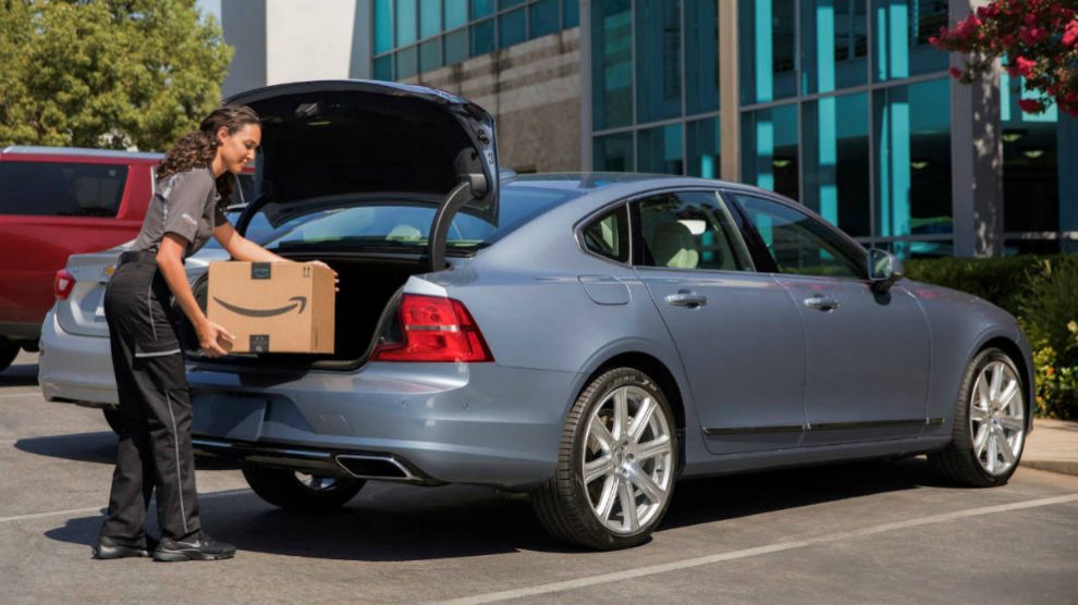 Amazon ha lanzado un nuevo e interesante sistema gracias al cual nos podrán entregar nuestros pedidos en el maletero del coche, que deberá estar aparcado en un lugar accesible públicamente.