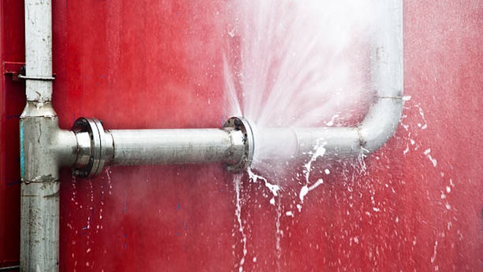 Guía de pasos para detectar una fuga de agua en casa