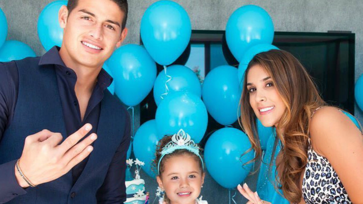 James Rodríguez y Daniela Ospina junto a la hija en común de ambos, Salomé. (Instagram)