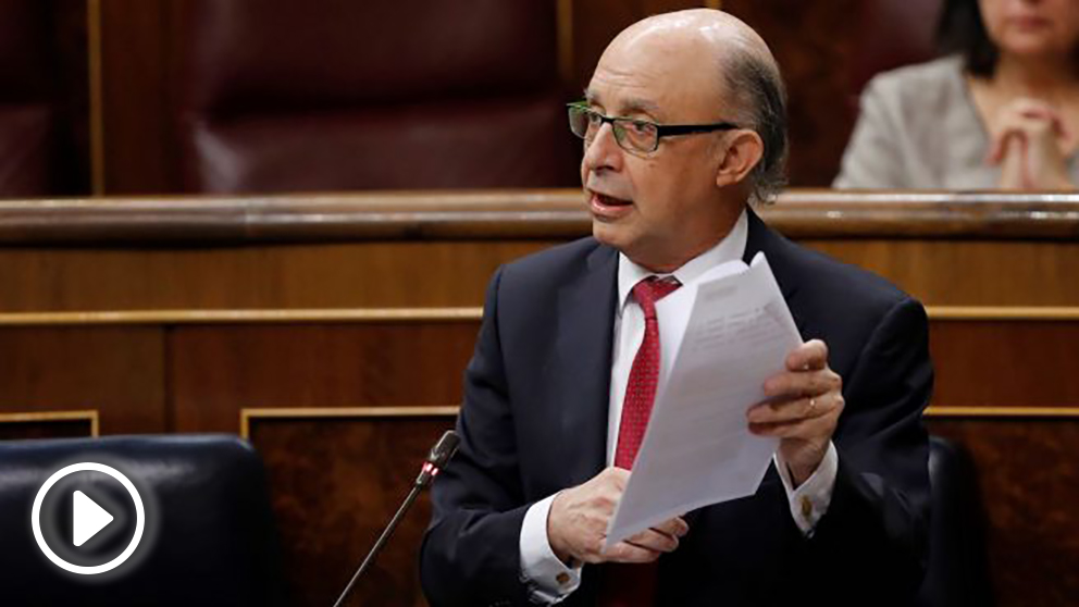 El ministro de Hacienda, Cristóbal Montoro. (Foto: EFE)