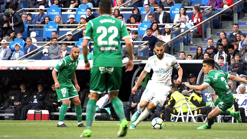 Karim Benzema durante el Real Madrid – Leganés. (Foto: Enrique Falcón)