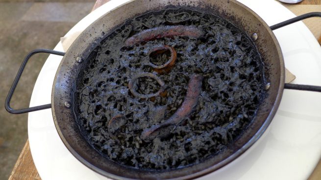 Paella negra