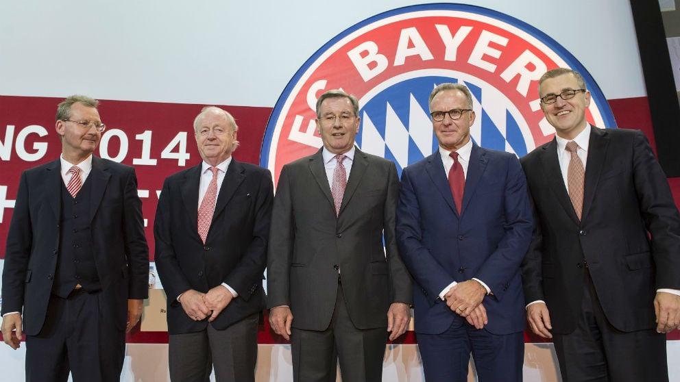 A la derecha de la imagen, Dreesen, el director financiero del Bayern. (Getty)A la derecha de la imagen, Dreesen, el director financiero del Bayern. (Getty)