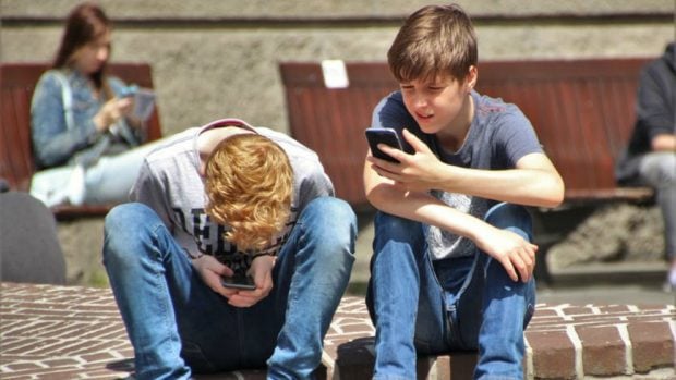 Madrid uso m&oacute;vil ni&ntilde;os