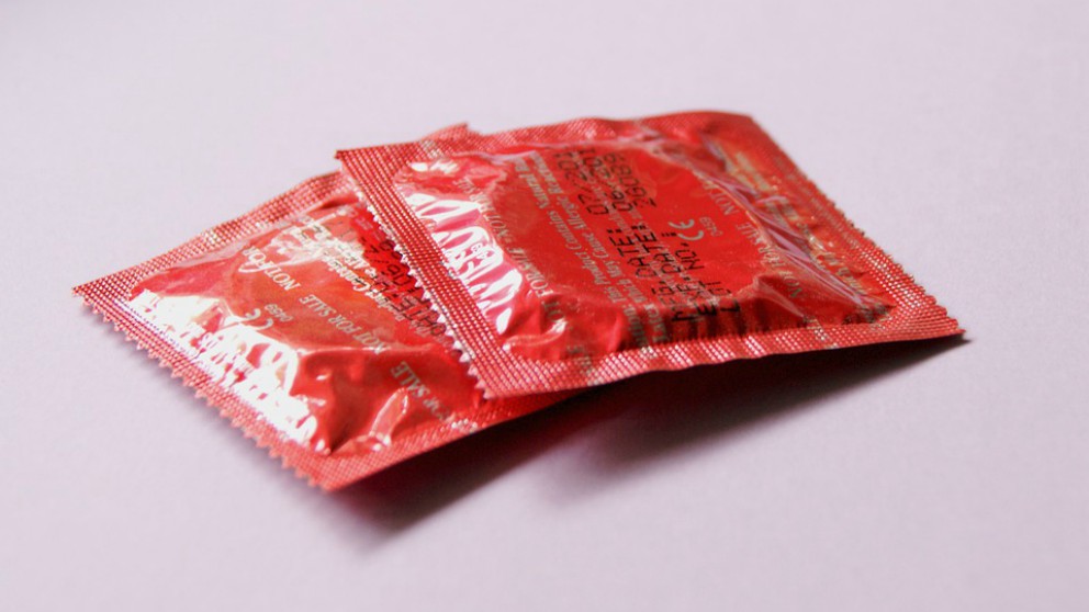 El reto adolescente de inhalar preservativos